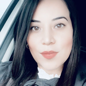 Meet your Posher, Claudia